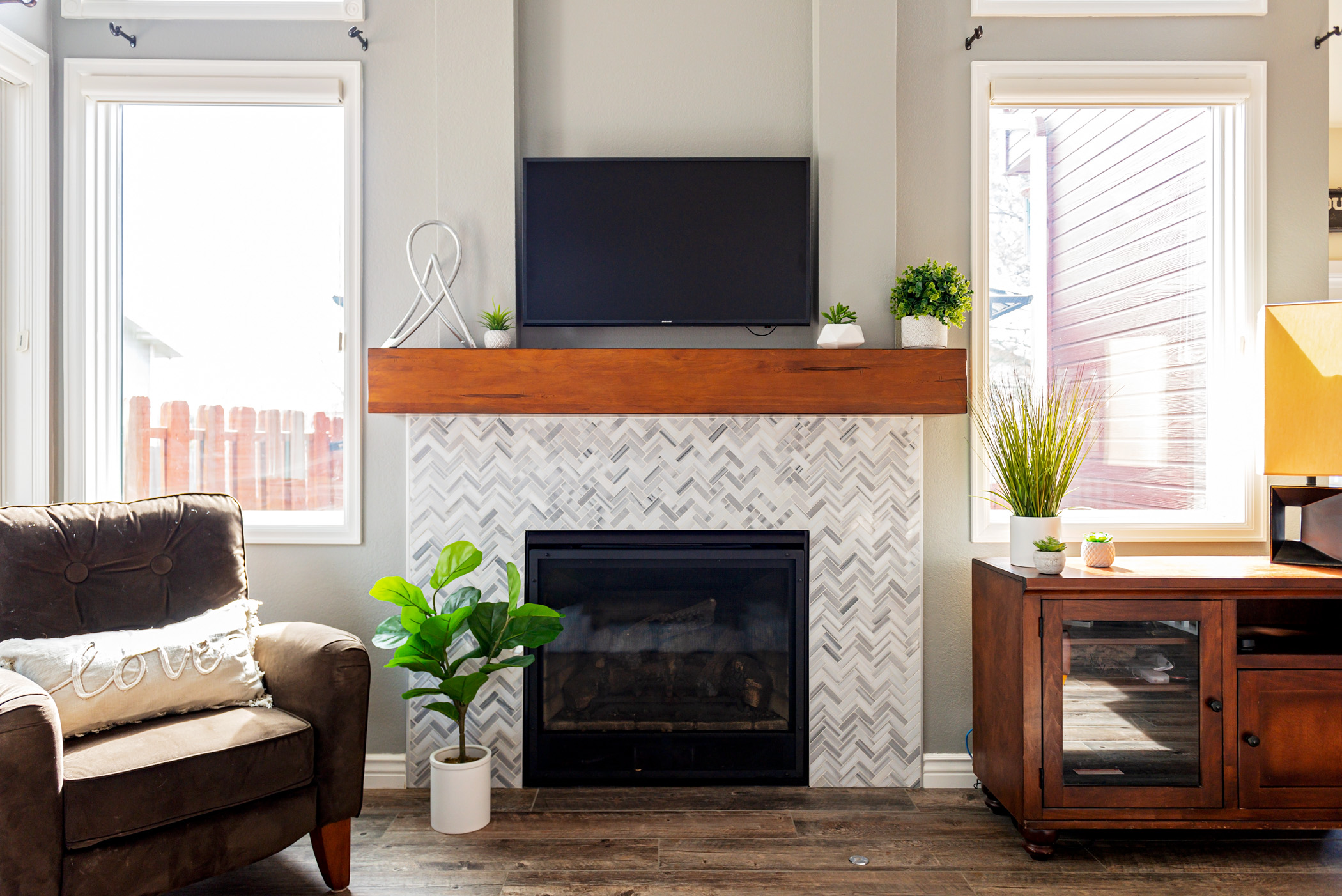 1 6820 Twin Lakes Fireplace