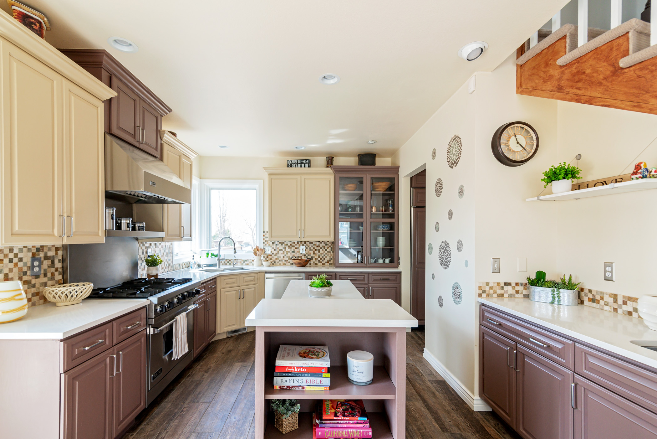 2 6820 Twin Lakes Kitchen